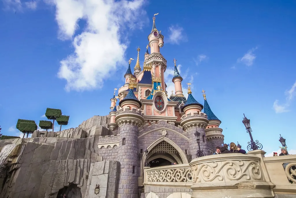 🇫🇷-DISNEYLAND-PARIS_-Sleeping-Beauty-Castle-_-Attraction-Walkthrough-4K-1-38-screenshot