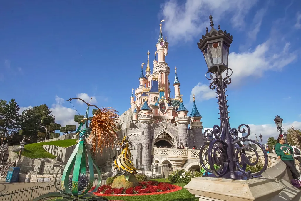 🇫🇷-DISNEYLAND-PARIS_-Sleeping-Beauty-Castle-_-Attraction-Walkthrough-4K-2-14-screenshot