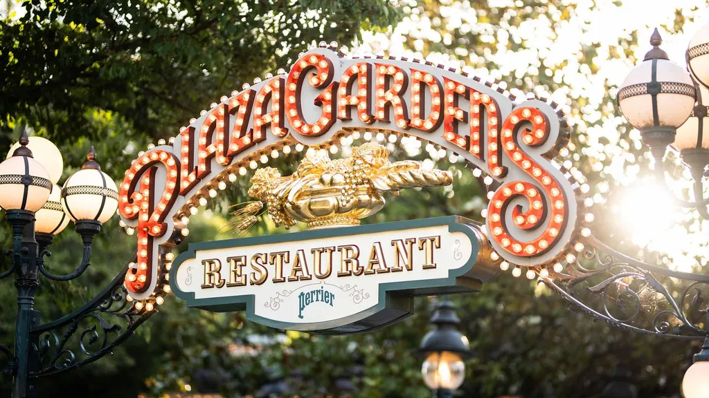 N034008_2027Jul06_world_plaza-gardens-restaurant_16-9_tcm816-272447p1fjpg