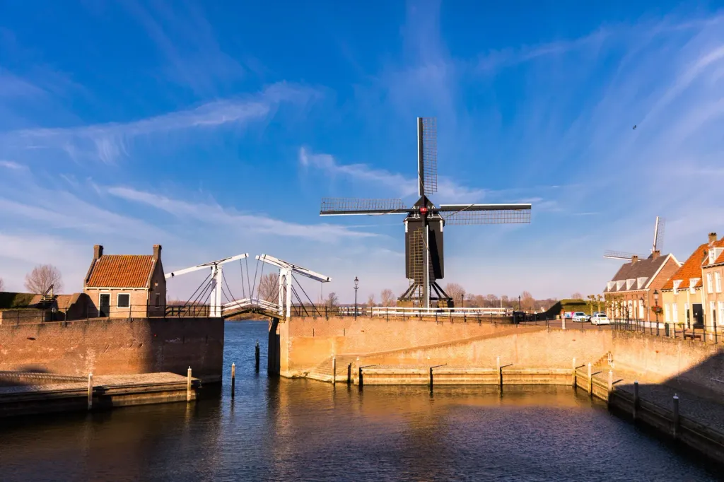 heusden-vesting-visitbrabant-1914058903_3295390023