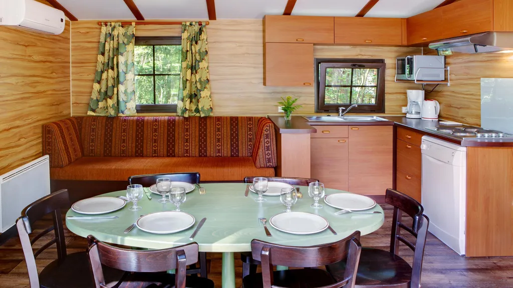 n013242_2027nov29_world_ranch-davy-crockett-kitchen_16-9_tcm816-287849p1fjpg